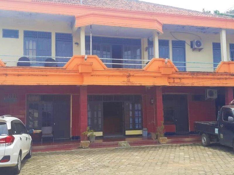 สปอต ออน 2969 โฮเต็ล จิตรา อายู Hotel Labuhan ภายนอก รูปภาพ