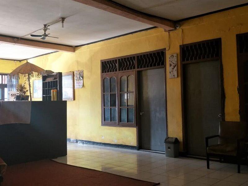 สปอต ออน 2969 โฮเต็ล จิตรา อายู Hotel Labuhan ภายนอก รูปภาพ