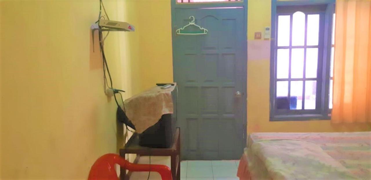 สปอต ออน 2969 โฮเต็ล จิตรา อายู Hotel Labuhan ภายนอก รูปภาพ