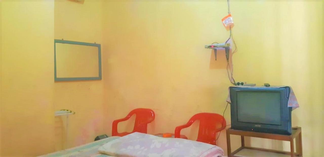 สปอต ออน 2969 โฮเต็ล จิตรา อายู Hotel Labuhan ภายนอก รูปภาพ